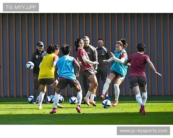 女足比赛球队备战热火朝天，剑拔弩张，女足踢比赛